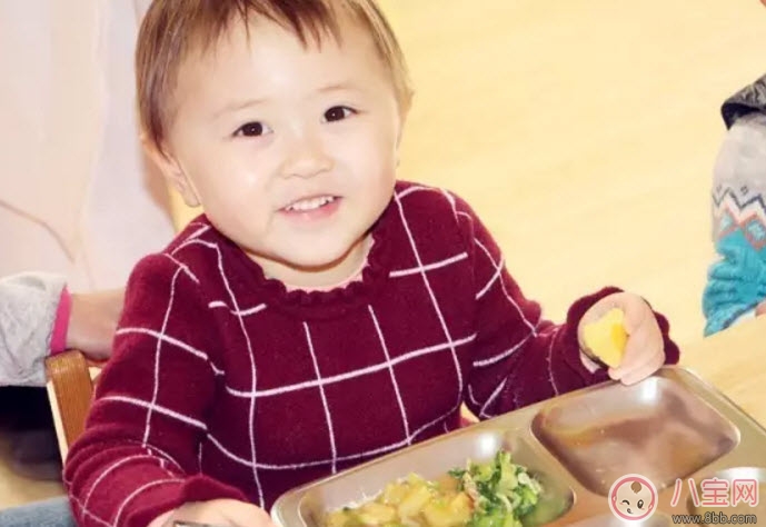 寶寶吃不慣幼兒園的飯?jiān)趺崔k 如何培養(yǎng)孩子的吃飯習(xí)慣 寶寶吃不慣幼兒園的飯?jiān)趺崔k 如何培養(yǎng)孩子的吃飯習(xí)慣