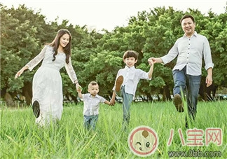 聽故事 讓孩子的想象力飛一會兒 聽故事 讓孩子的想象力飛一會兒