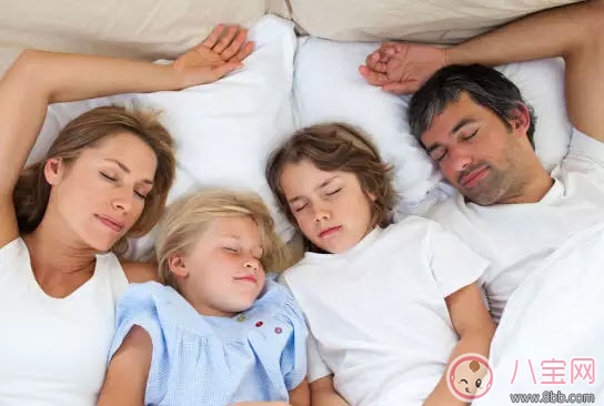 三歲前孩子的教育重點 如何培養(yǎng)寶寶好的性格 三歲前孩子的教育重點 如何培養(yǎng)寶寶好的性格