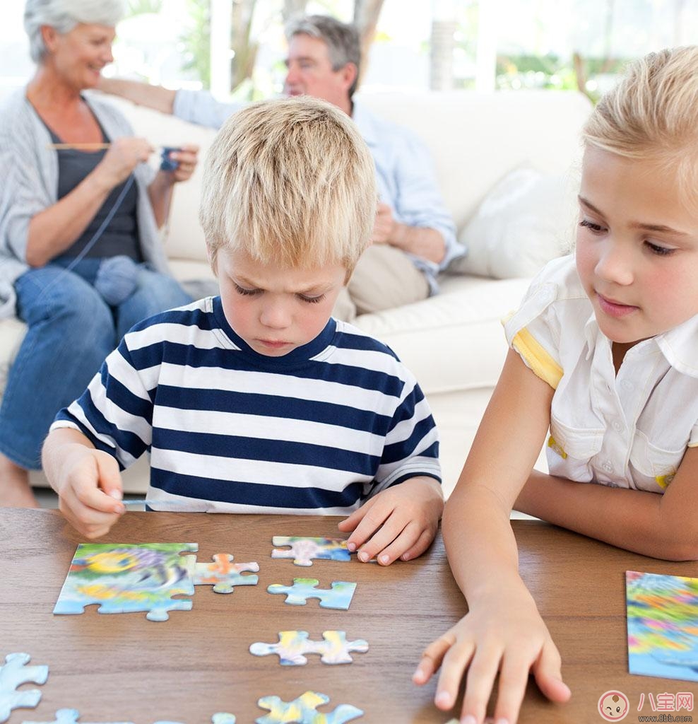 寶寶愛玩拼圖好處多  提升智力強化邏輯