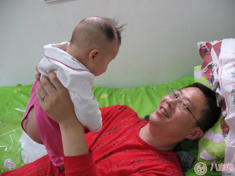 和孩子玩舉高高究竟好不好 和孩子玩的游戲推薦 和孩子玩舉高高究竟好不好 和孩子玩的游戲推薦