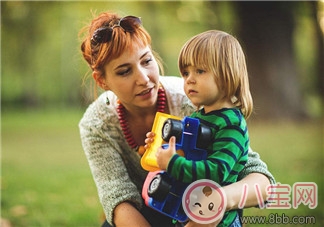 何潔表示不會(huì)再結(jié)婚 單親家庭的孩子成長(zhǎng)一定不好嗎？