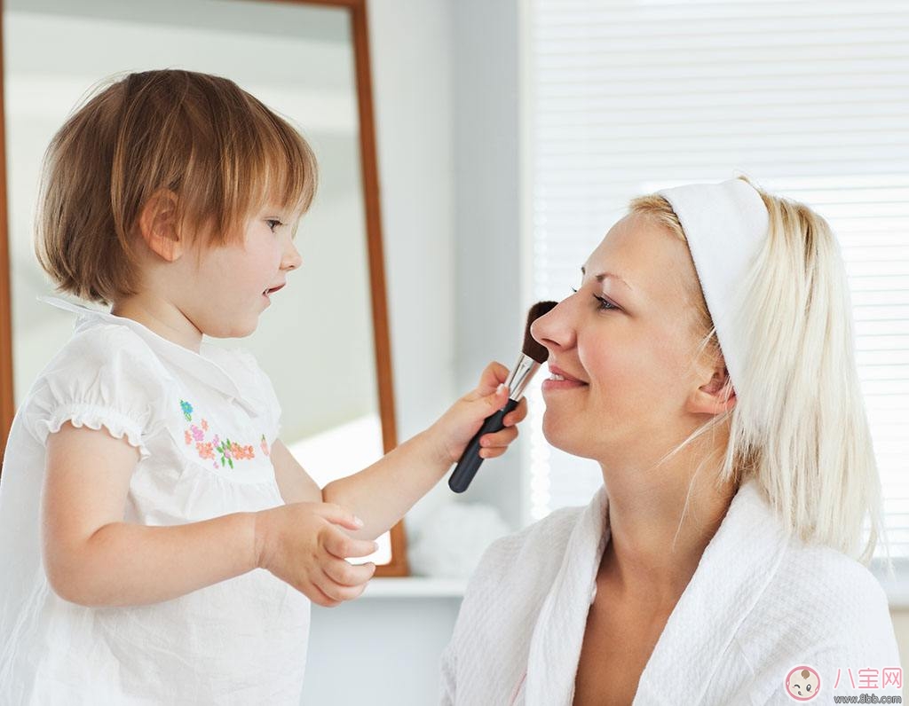 寶媽工作忙 職場(chǎng)女性如何與孩子交流 寶媽工作忙 職場(chǎng)女性如何與孩子交流