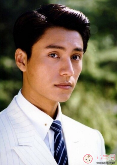 陳坤一天三張面膜 做水嫩孕媽應(yīng)該敷什么面膜