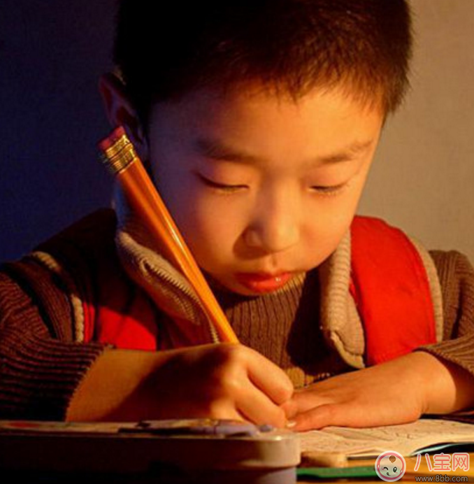 孩子上課打瞌睡怎么辦 小孩上課老是喜歡打瞌睡 孩子上課打瞌睡怎么辦 小孩上課老是喜歡打瞌睡