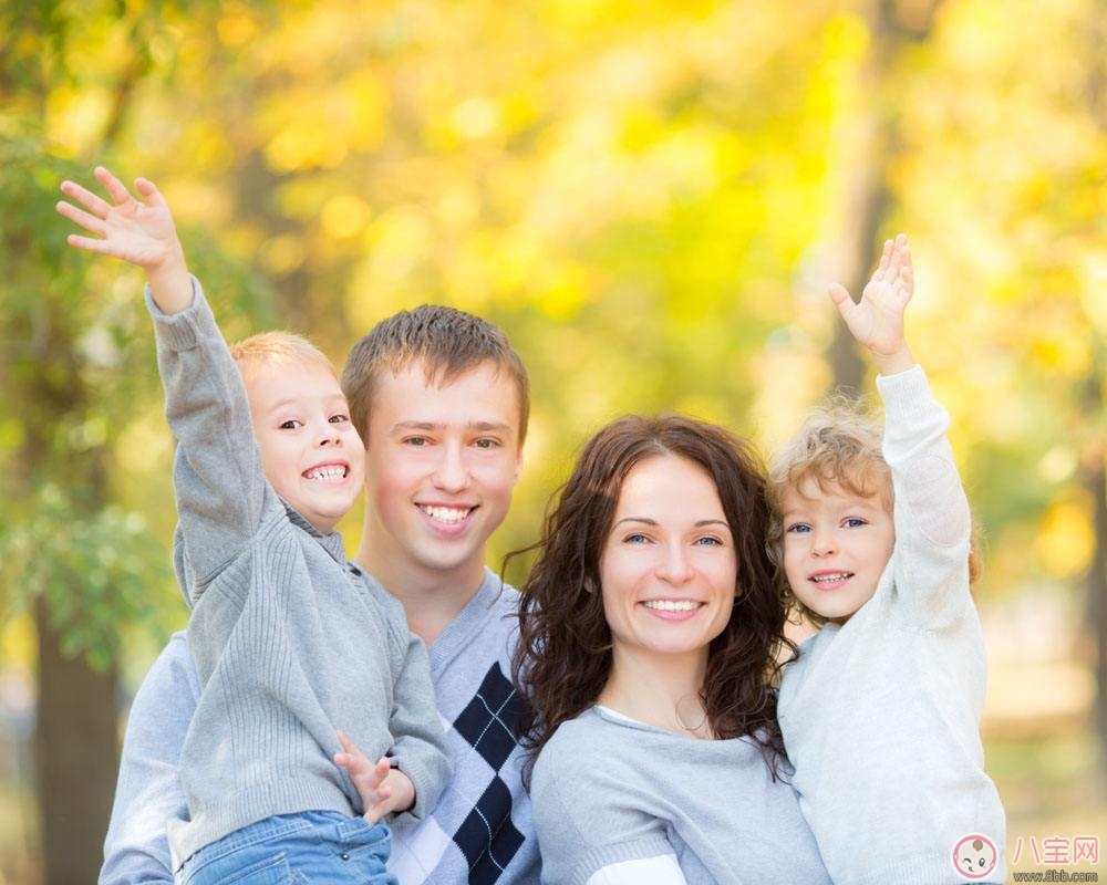 爸爸帶小孩的好處 親近寶寶感情好 爸爸帶小孩的好處 親近寶寶感情好