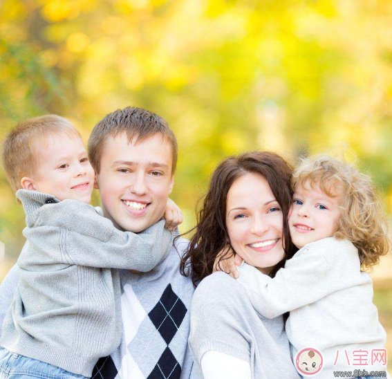 孩子太黏人怎么應(yīng)付 過(guò)分依賴父母的孩子怎么培養(yǎng) 孩子太黏人怎么應(yīng)付 過(guò)分依賴父母的孩子怎么培養(yǎng)