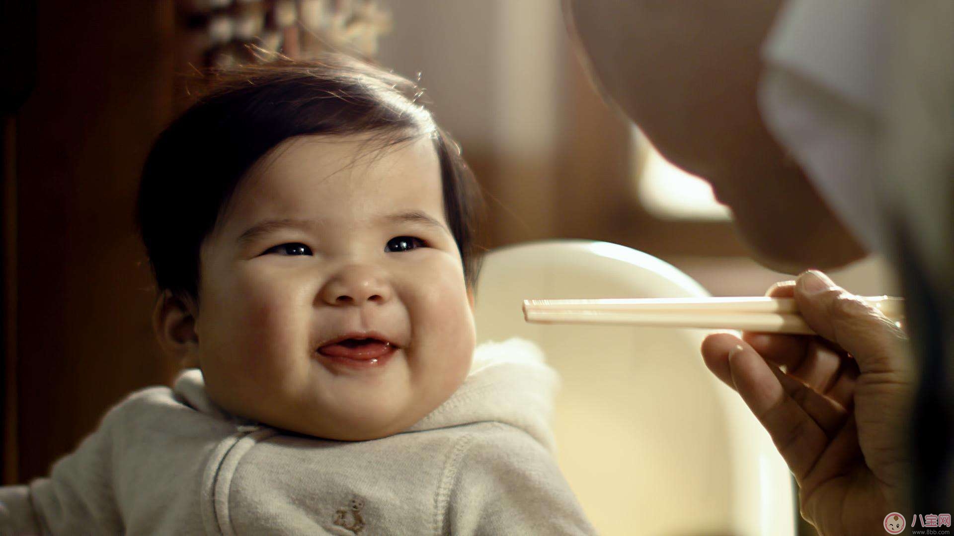 如何訓練寶寶用筷子 寶寶用筷子有技巧 如何訓練寶寶用筷子 寶寶用筷子有技巧