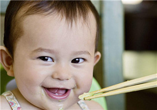 如何訓練寶寶用筷子  寶寶用筷子有技巧