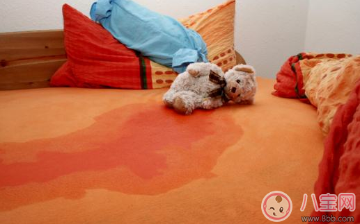 寶寶愛尿床 看看這個故事吧:尿床了 寶寶愛尿床 看看這個故事吧:尿床了