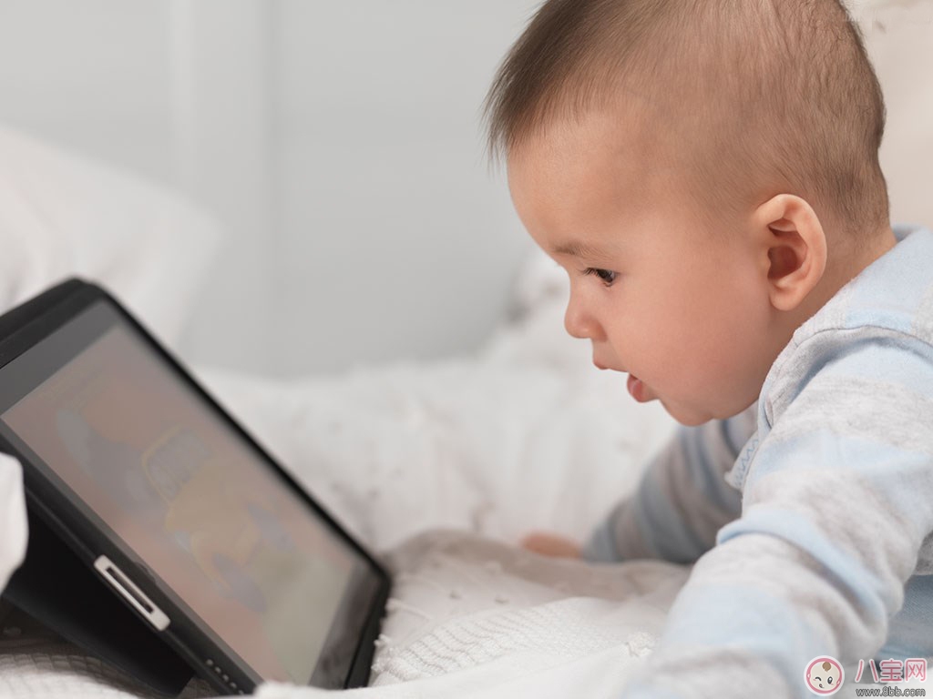 暑假寶寶沉迷電子產(chǎn)品怎么辦 如何管教孩子 暑假寶寶沉迷電子產(chǎn)品怎么辦 如何管教孩子