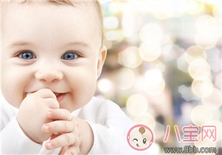 寶寶喜歡吃手指 父母如何聰明應對