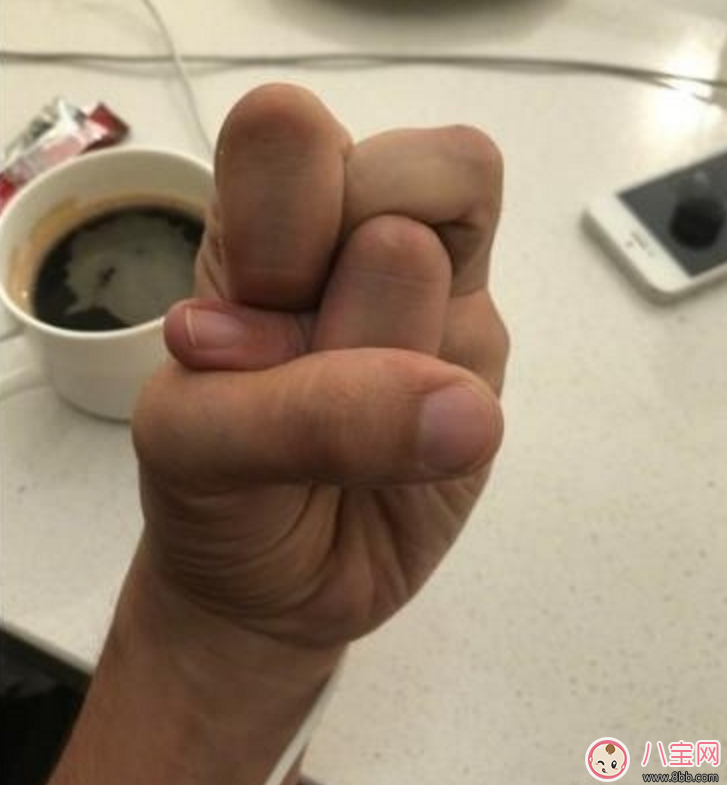 李思思手指炫技新高度  打結(jié)指是什么