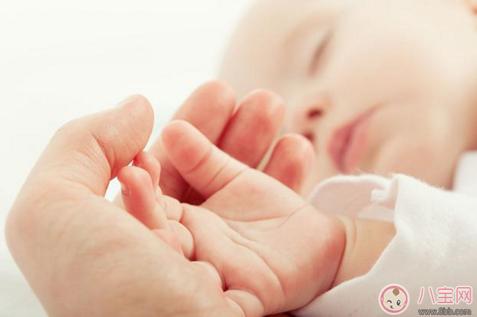 新生兒適合互動的游戲 0-1歲寶寶親子游戲一覽 新生兒適合互動的游戲 0-1歲寶寶親子游戲一覽