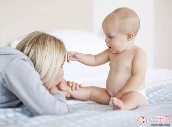 寶寶學(xué)說話了 在家里說普通話還是方言比較好