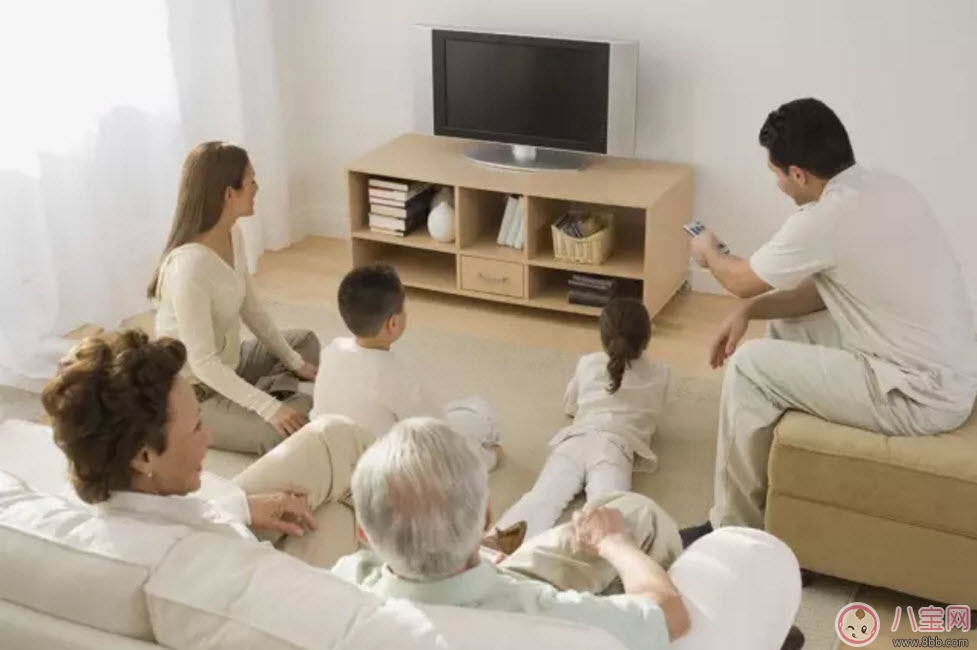 寶寶過分依賴愛粘人的原因 如何讓寶寶變得自立 寶寶過分依賴愛粘人的原因 如何讓寶寶變得自立