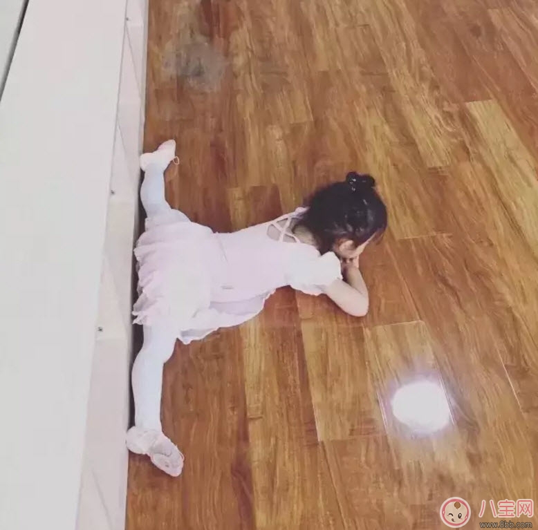 甜馨越來(lái)越美的原因 芭蕾舞蹈學(xué)習(xí)好處多