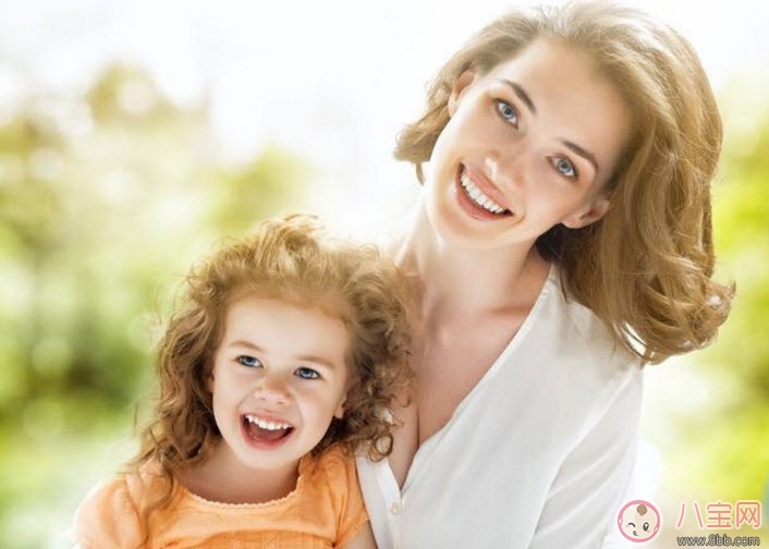 女孩富養(yǎng)的真正含義 女孩富養(yǎng)與窮養(yǎng)的區(qū)別 女孩富養(yǎng)的真正含義 女孩富養(yǎng)與窮養(yǎng)的區(qū)別