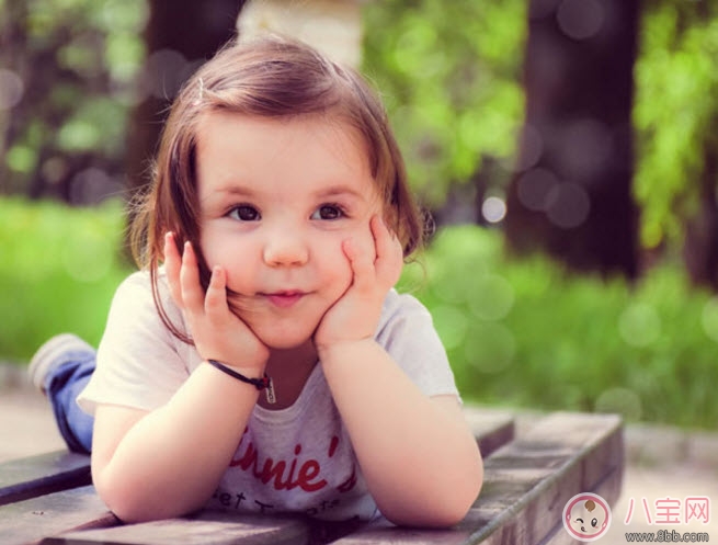 女孩富養(yǎng)的真正含義 女孩富養(yǎng)與窮養(yǎng)的區(qū)別 女孩富養(yǎng)的真正含義 女孩富養(yǎng)與窮養(yǎng)的區(qū)別