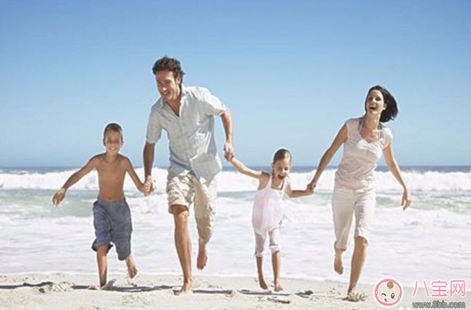 女孩富養(yǎng)的真正含義 女孩富養(yǎng)與窮養(yǎng)的區(qū)別 女孩富養(yǎng)的真正含義 女孩富養(yǎng)與窮養(yǎng)的區(qū)別