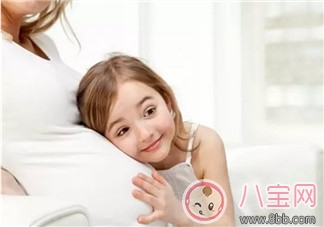 賈靜雯孕期胎教小咘咘來幫忙 二胎胎教這樣做 賈靜雯孕期胎教小咘咘來幫忙 二胎胎教這樣做