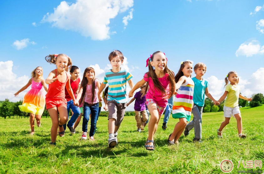 蔣勤勤兒子獨自參加夏令營 孩子參加夏令營需要準(zhǔn)備什么