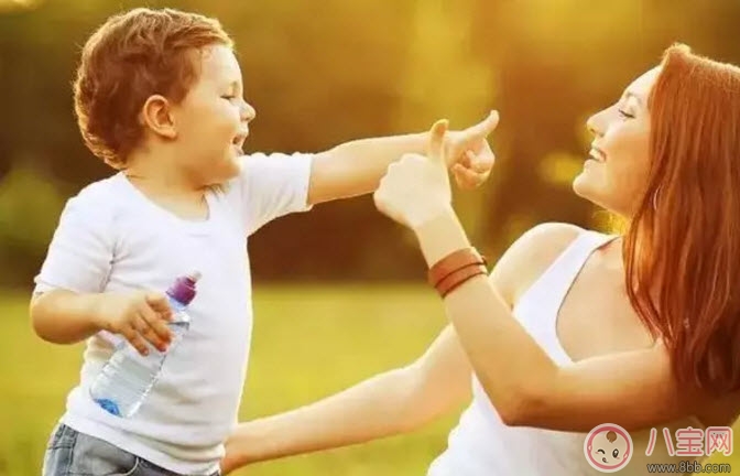 孩子害羞膽小怎么辦 膽小的孩子該如何教育(5句話鼓勵孩子)