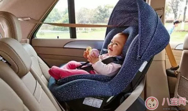 使用兒童安全座椅沒系安全帶 勿犯不必要的錯誤 使用兒童安全座椅沒系安全帶 勿犯不必要的錯誤