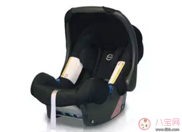 使用兒童安全座椅沒系安全帶 勿犯不必要的錯誤 使用兒童安全座椅沒系安全帶 勿犯不必要的錯誤