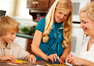 寶寶喜歡瞎扔?xùn)|西 如何培養(yǎng)孩子愛整理的性格