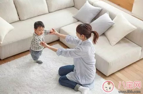 親子游戲讓寶寶輕松學會走路 寶寶練習走路親子游戲