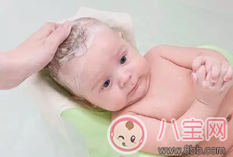 新手爸媽夏季給初生兒洗澡莫慌張 掌握方法最重要