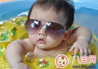 三伏天如何讓寶寶輕松避暑呢 三伏天如何讓寶寶輕松避暑呢