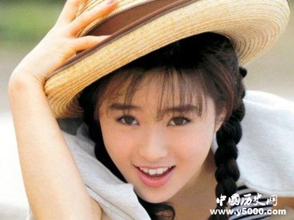 酒井法子簡介演藝經(jīng)歷介紹酒井法子音樂作品有哪些 酒井法子簡介演藝經(jīng)歷介紹酒井法子音樂作品有哪些