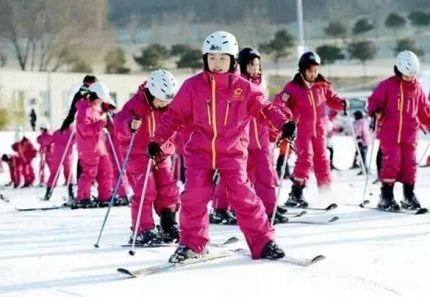 北京冰雪特色校發(fā)展現(xiàn)狀北京冰雪特色校建設有什么意義？