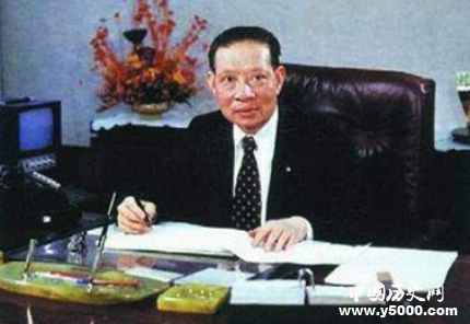 李兆基宣布退休香港四大家族是哪四大家族？