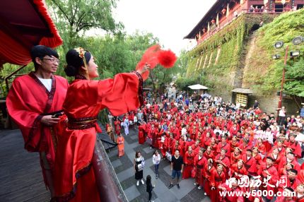 拋繡球寓意拋繡球選夫婿最早源于什么？