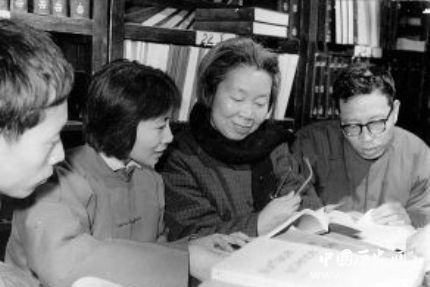 謝希德生平介紹謝希德的貢獻(xiàn)成就有哪些？