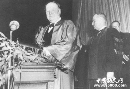 丘吉爾生平經(jīng)歷簡介如何評價丘吉爾？