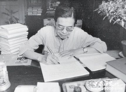 草嬰生平經(jīng)歷簡介如何評價草嬰？