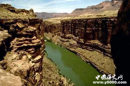 東非大裂谷的地理位置 東非大裂谷的形成原因