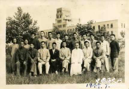 沈?qū)W年生平簡(jiǎn)介沈?qū)W年的成就如何評(píng)價(jià)沈?qū)W年？