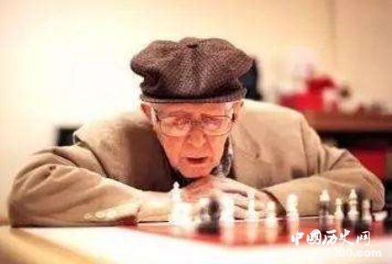 阿爾茲海默癥病因癥狀簡介怎樣預(yù)防阿爾茲海默癥？