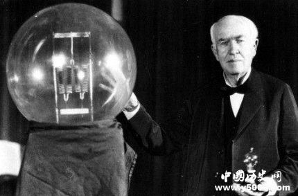 愛(ài)迪生生平故事簡(jiǎn)介愛(ài)迪生的發(fā)明有哪些？