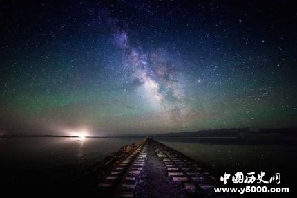 青海茶卡出現(xiàn)極美光柱 光柱現(xiàn)象產(chǎn)生的原因是什么？