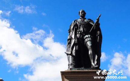 詹姆斯庫(kù)克船長(zhǎng)生平簡(jiǎn)介庫(kù)克船長(zhǎng)三下太平洋的故事是怎樣的？