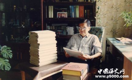 草嬰生平經(jīng)歷簡(jiǎn)介如何評(píng)價(jià)草嬰？