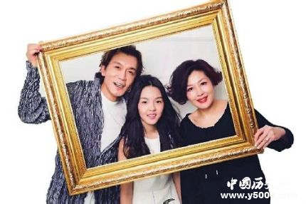 李詠女兒出書出的什么書李詠女兒個(gè)人簡介