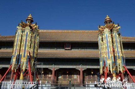 故宮天燈復(fù)原品拍出1060萬(wàn)故宮天燈復(fù)原品為什么那么貴？