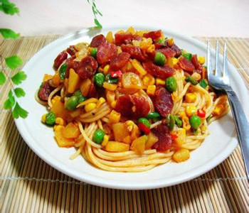 炒意大利面的做法大全 炒意大利面的營養(yǎng)價值 炒意大利面的熱量高嗎